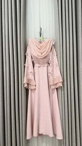 فستان سهرة وردي