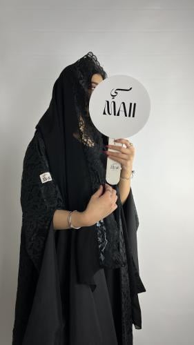 عبايه دانتيل مبطن نصف كلوش