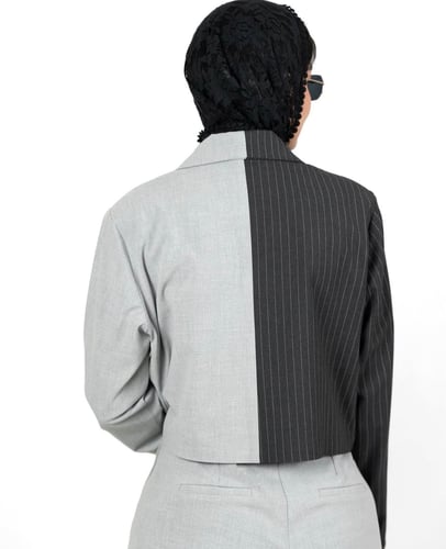 بدلة رسمية وكجوال بنفس الوقت