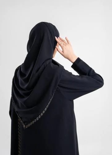 طرحه من القماش الملكي الكوري بلمسه من الشك الذهبي...