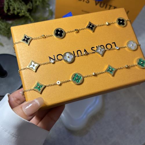 إسوارة LOUIS VUITTON معدن ذهبي