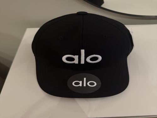 كاب اسود alo