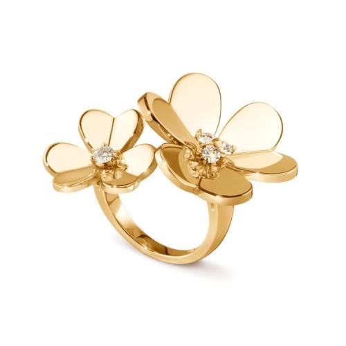 خاتم Van Cleef مطلي ذهب