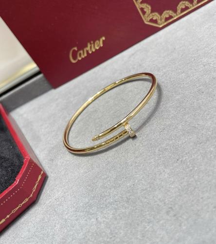 اسوارة cartier ذهبي نحيفه مقاس ١٧