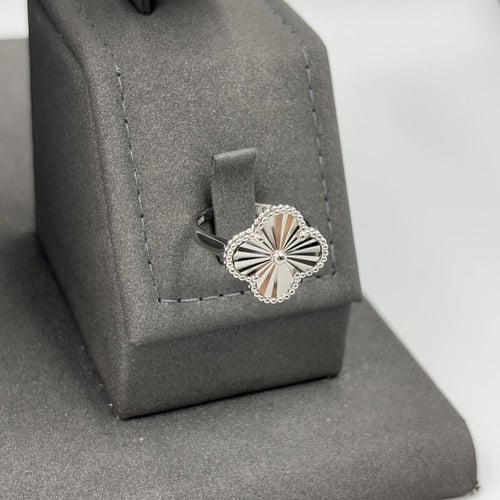 نصف طقم فان كليف وردة كبيرة