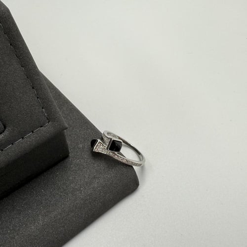 نصف طقم مارلي فضي أسود