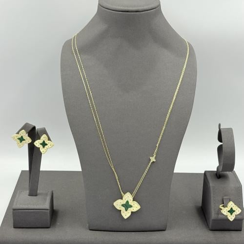 نصف طقم روبرتو كوين