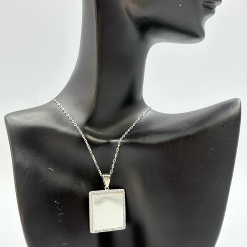 عقد بتخصيص اسم