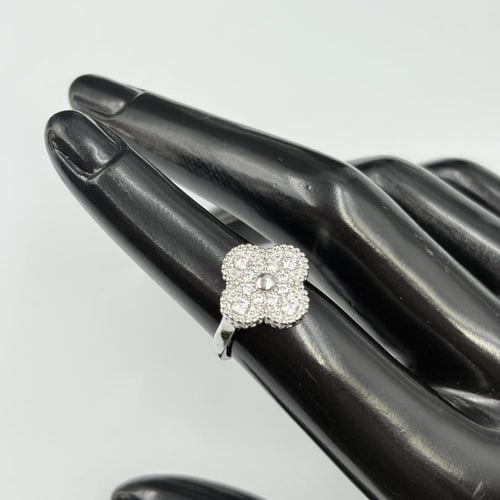 طقم فان كليف