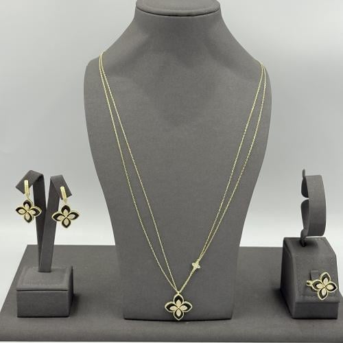 نصف طقم روبرتو كوين