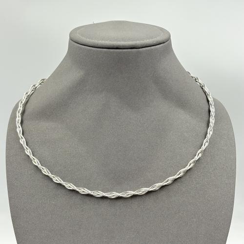 عقد تصميم ايطالي