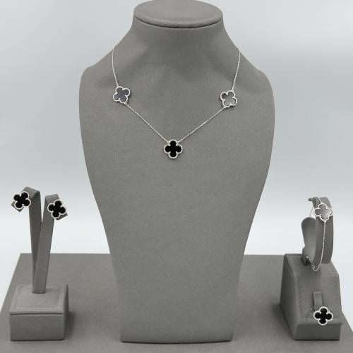 طقم فان كليف