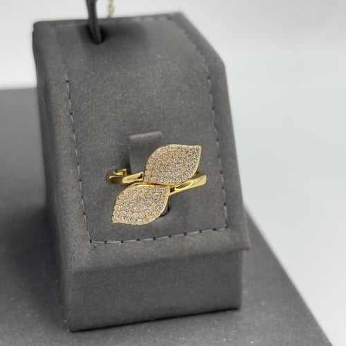 طقم باسكال بروني ناعم ذهبي