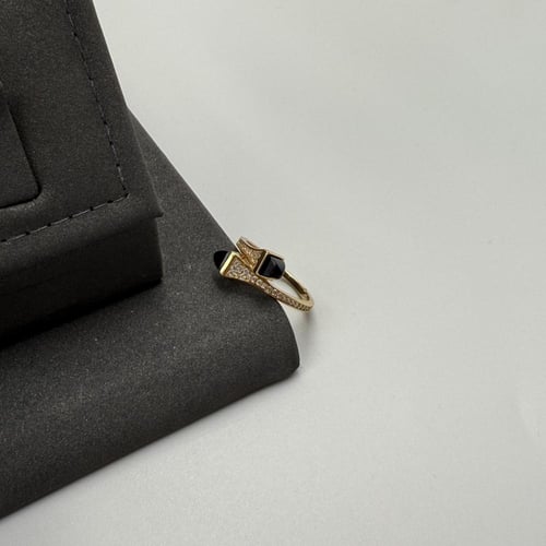 نصف طقم مارلي ذهبي أسود