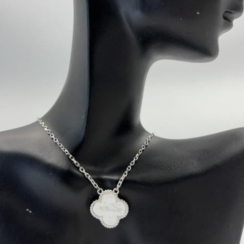 عقد فان كليف صدف أبيض