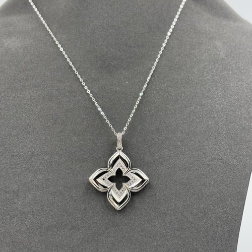 نصف طقم روبرتو كوين