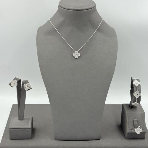 طقم فان كليف