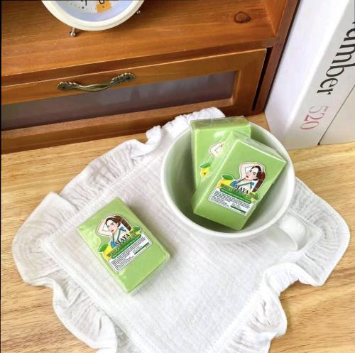 صابون مايا بخلاصة الليمون والجلوتاثيون لتوحيد لون...