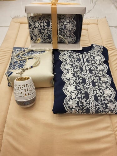 طقم صلاه رمضانية نسائية سجاد وشرشف ومصحف وسبحه ومب...