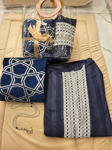 طقم صلاه رمضانية نسائية سجاد وشرشف ومصحف وسبحه ومب...