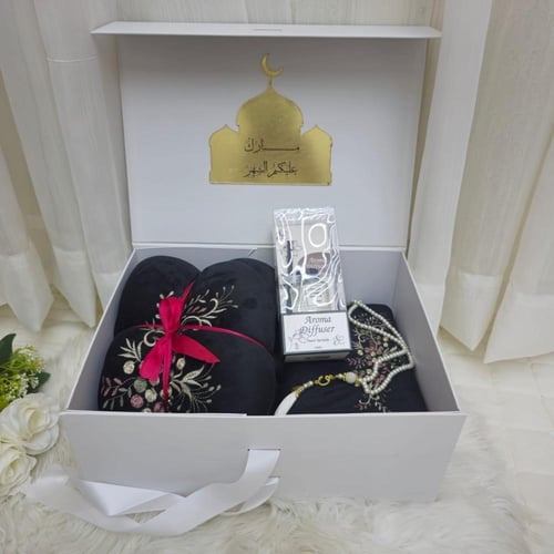 بوكس رمضان نسائية سجاد وشرشف ومصحف وسبحه ومعطر هدي...