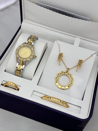 هديه نسائية طقم ساعه مع الاكسورات يجمع بين الاناقه...