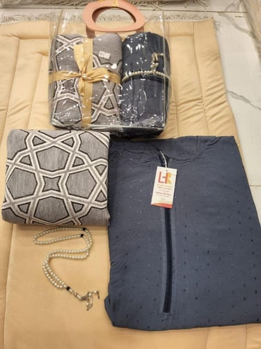 طقم صلاه رمضانية نسائية سجاد وشرشف ومصحف وسبحه ومب...