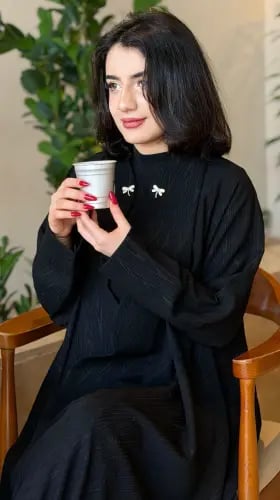 عباية لمار السوداء بحليات كريستالية