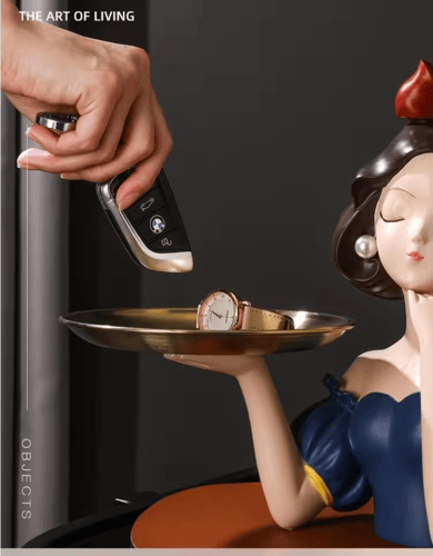 تحفة فتاة و حامل الصينية