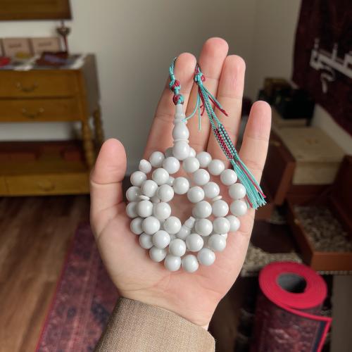 مسباح شبيه البلياردو بالكثافة والرنه