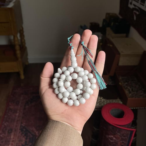 مسباح شبيه البلياردو بالكثافة والرنه