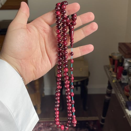 برغندي ذوري