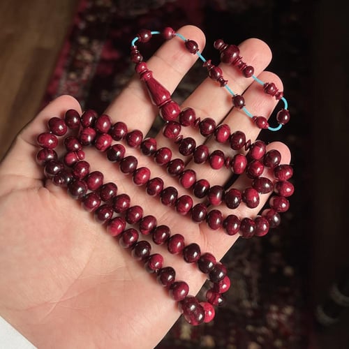 برغندي ذوري