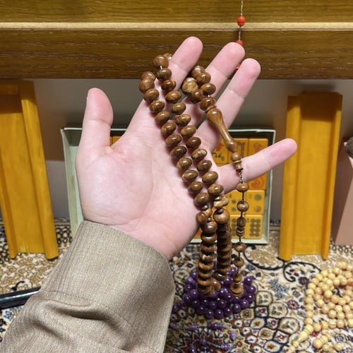 مسباح من ثمرت الكوك معطر بدهن عود