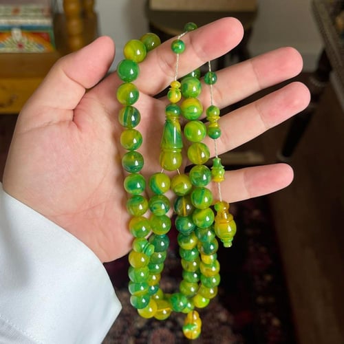 مسباح ملتيكلر من بلاطه