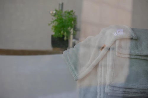 منشفة كبيرة جدا للأستحمام مقاس 90*180