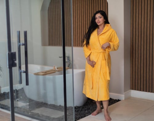 روب فاخر نسائي بقبعة