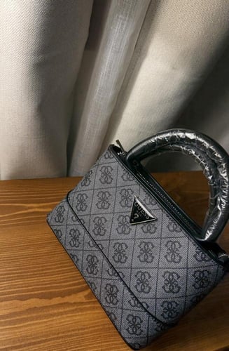 شنطة جيس-Guess