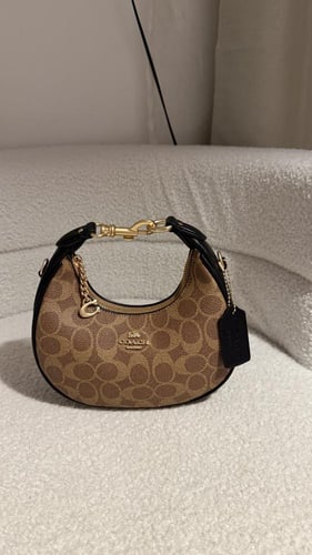 كوتش جوني ميني اسود وبيج