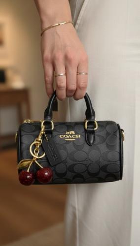 كوتش روان اسود