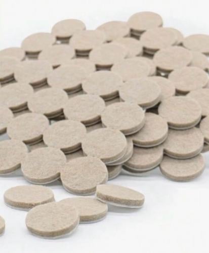 لصقات حماية لباد للأثاث والأرضيات