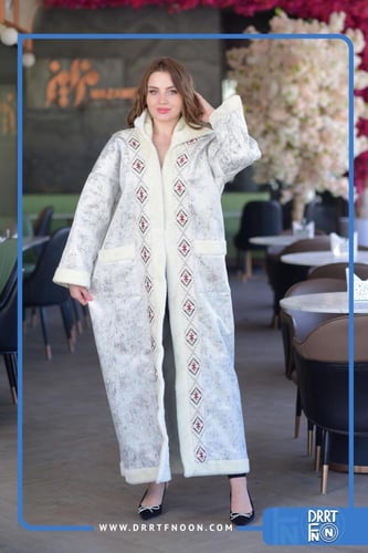 فروه شتوية أبيض مع تطريز السدو