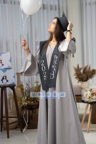طقم عبايه تخرج رمادي