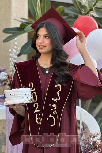 طقم عباية تخرج عنابي