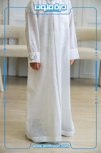 ثوب لينن أبيض