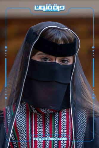 برقع أطفال أسود