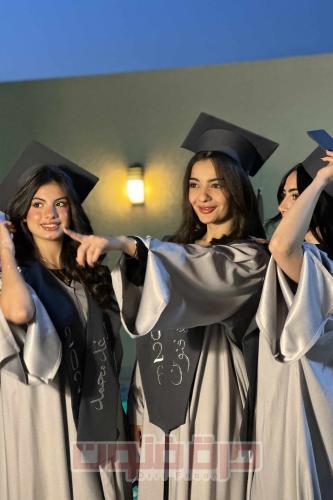 طقم عبايه تخرج رمادي