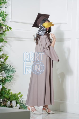 طقم عباية تخرج بني