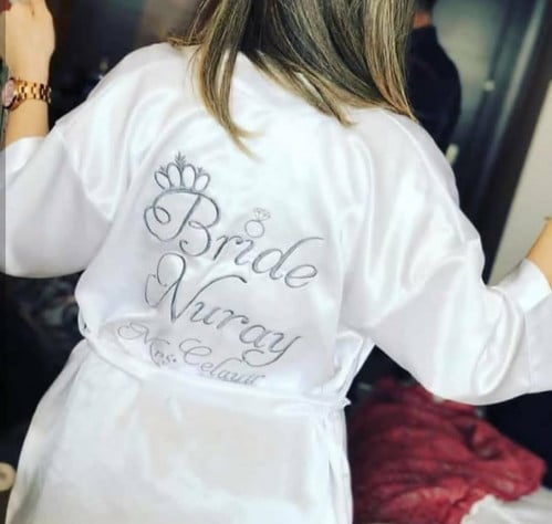 روب عرايس أبيض