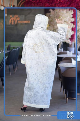 فروه شتوية أبيض مع تطريز السدو